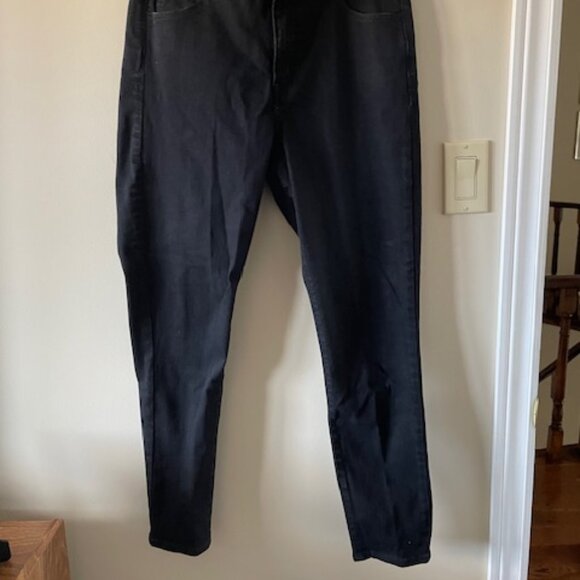GAP High Rise Universal Jeggings Black Jeans  Size 32/14 rs  - Black Rinse NWOT - Picture 2 of 6